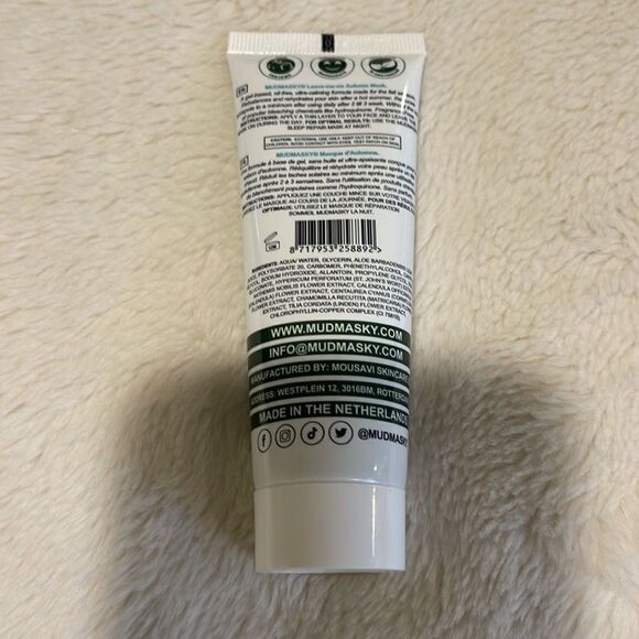 Mudmasky Leave-me-on Autumn Mask - Picture 3 of 4